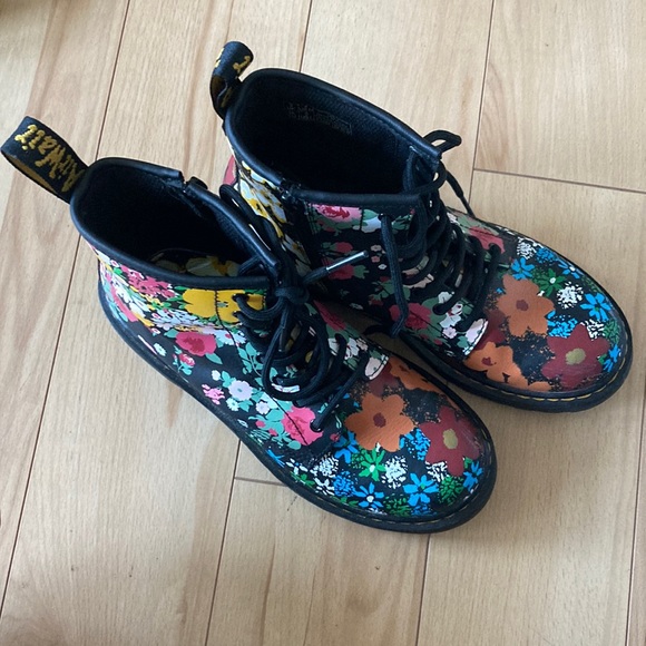 Dr. Martens Shoes - DR. MARTENS boots with flower print